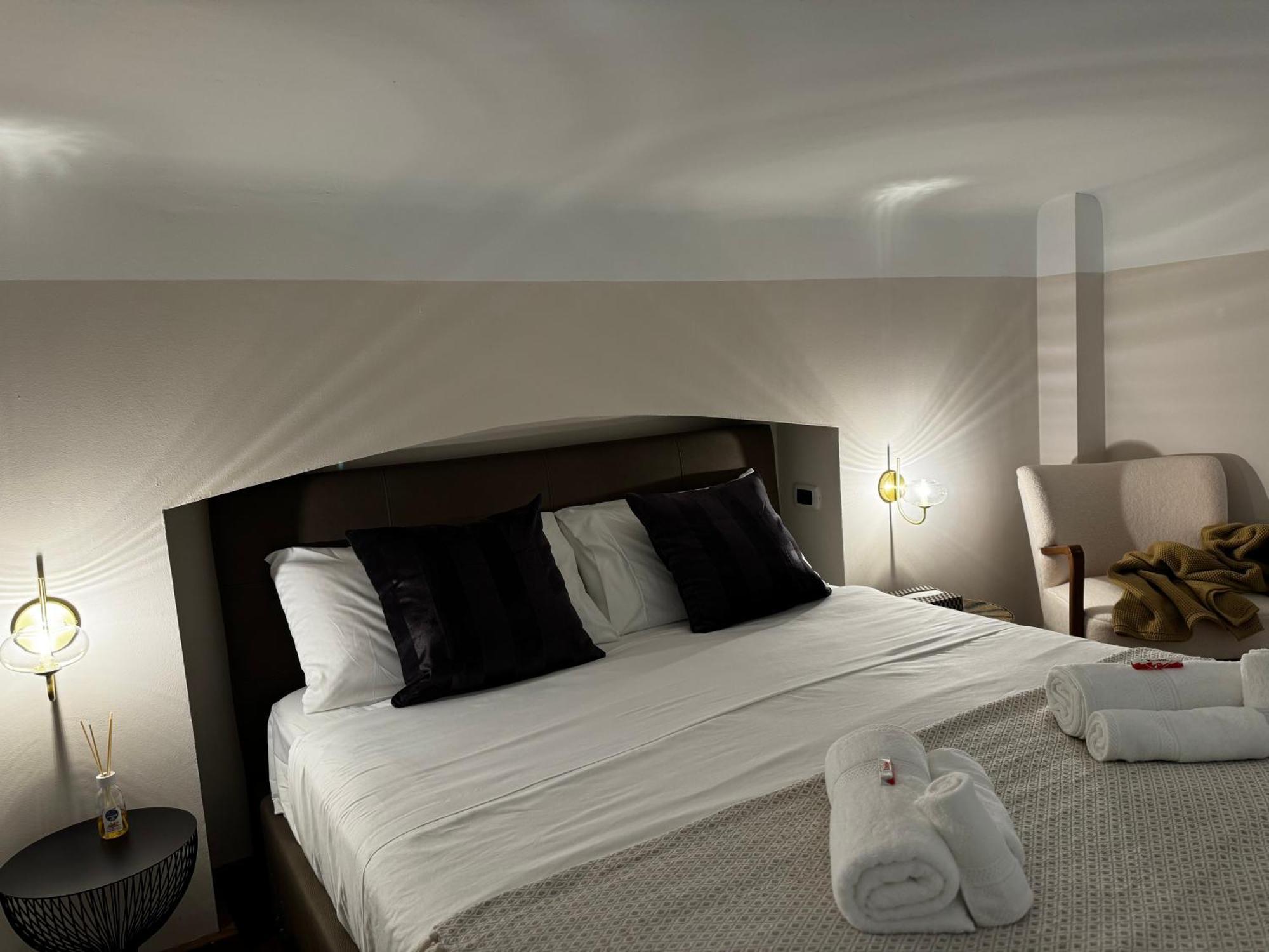 Regina Milano In Verona - Sky Tv, Wifi E Breakfast Box Apartment Exterior photo